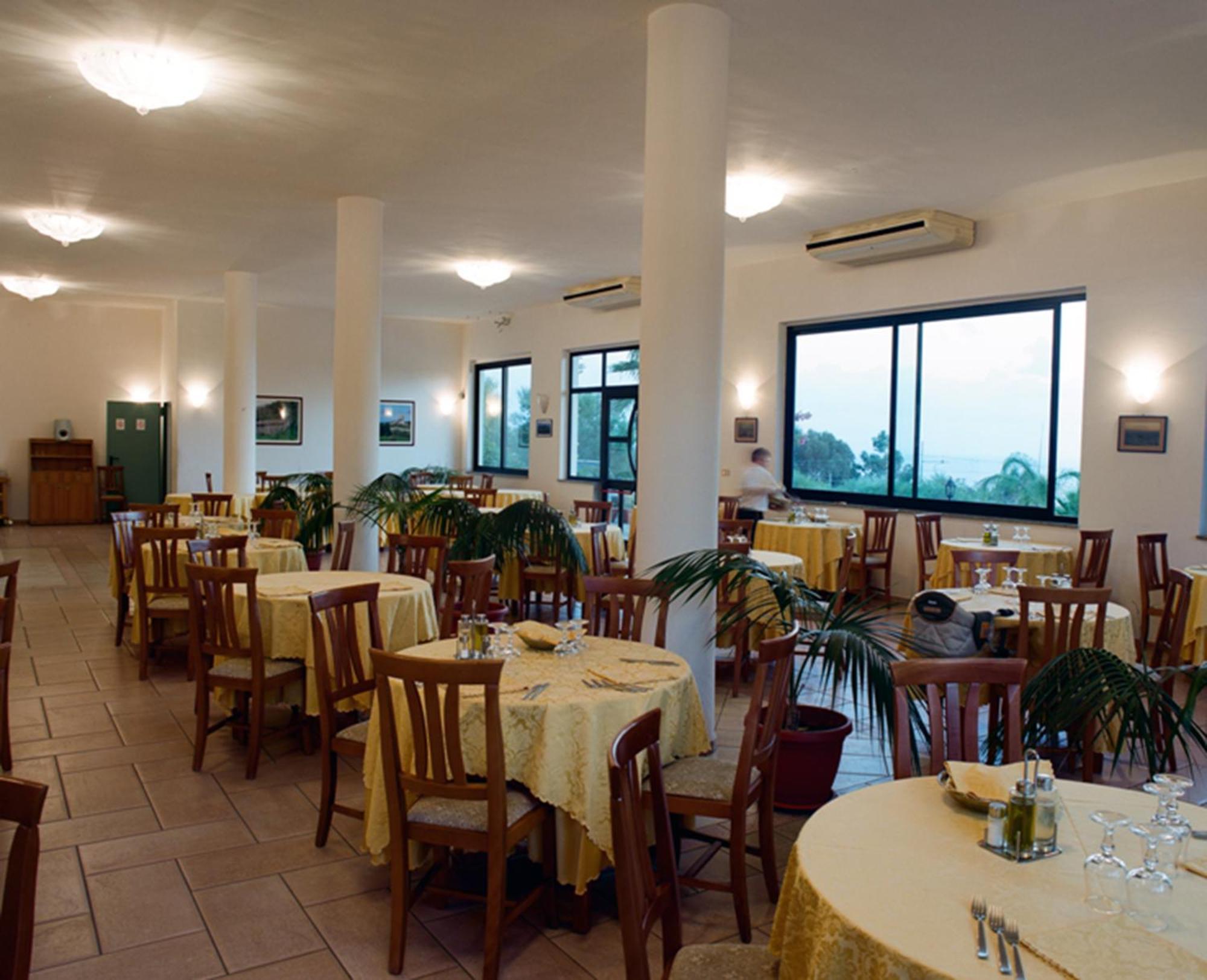 Villaggio Pineta Petto Bianco Капо-Ватикано Экстерьер фото